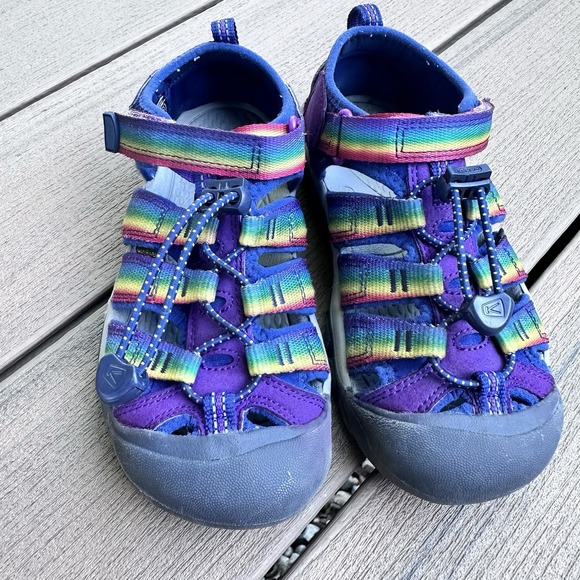 Keen H2 Sandals Youth Size 2 Rainbow‎ Print Outdoor Water Closed Toe - Picture 1 of 9
